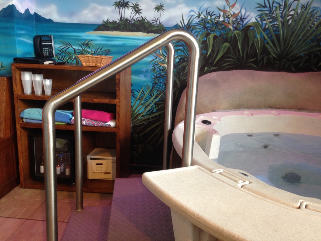 Tiki Cabana Sandcastle Blackpool - Hot tub